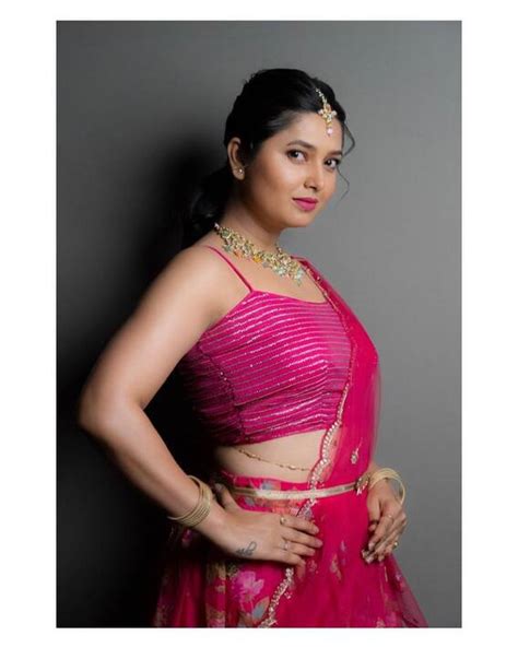 Actress Prajaktta Mali Looking Glamorous In Saree Photo एक लाजरा न् साजरा मुखडा