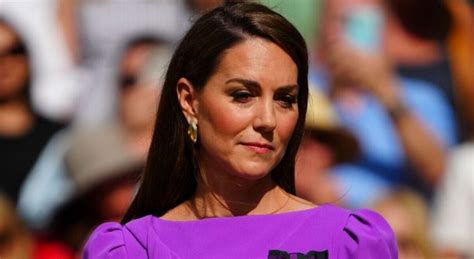 Kate Middleton Largu E Par Le Prince William Au T L Phone Un Coup