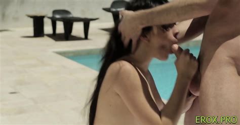 Prodigious Brunette Natalie Heart Cums On Camera