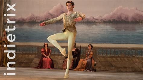 The White Crow Review Ralph Fiennes Dances With Nureyev In Ballet