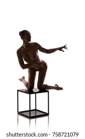 Naked Woman Posing On Black Cube Foto Stock 758721079 Shutterstock