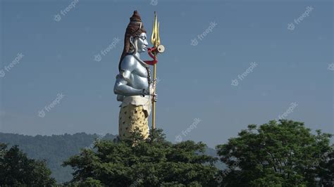 Premium Photo | Big statue of lord shiva in rishikesh