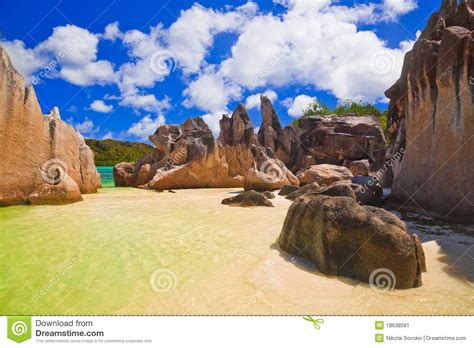 Tropisch Strand In Seychellen Stock Afbeelding Image Of Seychellen