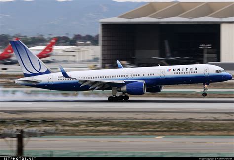 N517UA Boeing 757 222 United Airlines Radek Oneksiak JetPhotos