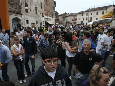 A Maggiora Corrono Le Botti Dello Storico Palio La Stampa