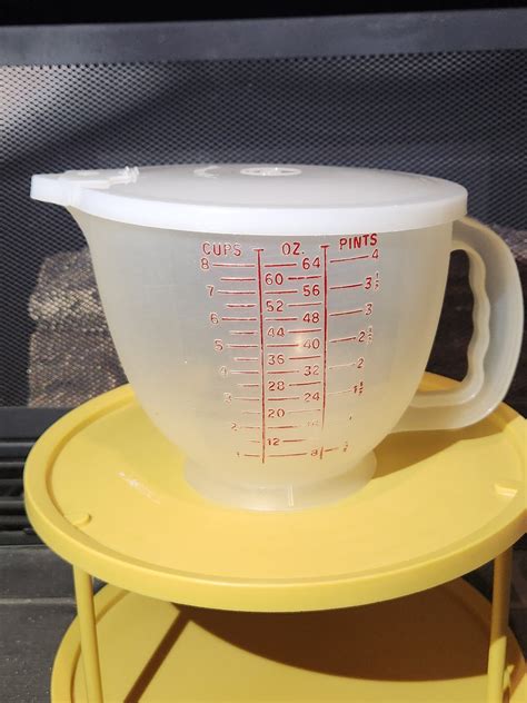 Vintage Tupperware Eight Cup Mix N Store Measuring Pitcher With Lid