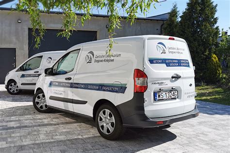 Ford Transit Dla Laboratorium Oklejony Foli Polimerow Laminowan