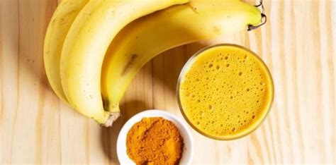 Easy Banana Turmeric Smoothie Recipe To Help Fight Inflammation