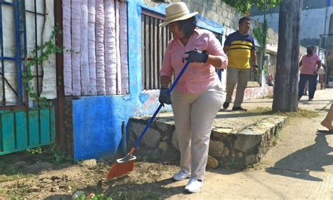 Encabeza Abelina López brigada de limpieza en Pie de la Cuesta Al