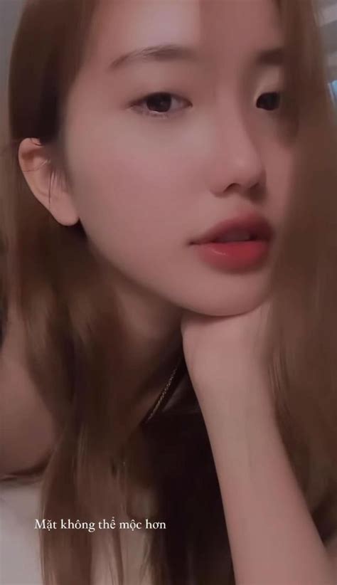 2 hot girl hiếm hoi lấy chồng năm 18 tuổ i nhan sắc hiện tại gây ngỡ ngàng Người đẹp Việt