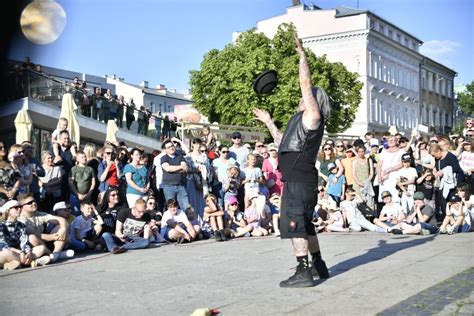 Międzynarodowy Festiwal Artystów Ulicznych i Precyzji w Radomiu Pełne