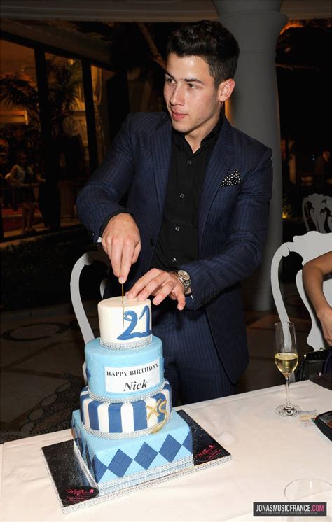 Nick Jonas Birthday Card Nick Jonas Celebrates His 21st Birthday In ...