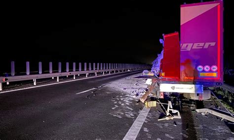 Foto Accident Pe Autostrada A Ntre Cun A I S Li Te Dou Tir Uri