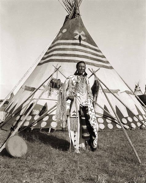 Blackfeet Native American Teepee American Indian History Native American Images