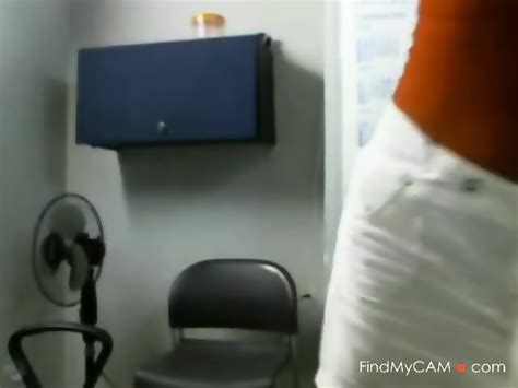 Milf Se Desnuda En Su Oficina