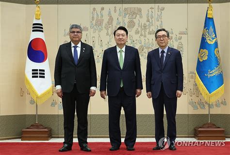 Yoon Con El Nuevo Embajador De Costa Rica Ante Corea Del Sur Agencia