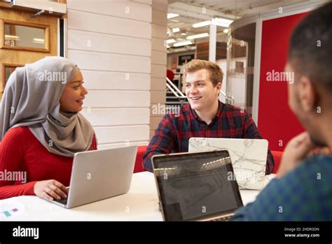 Teamwork Learning Group Teamworks Learning Groups Stock Photo Alamy