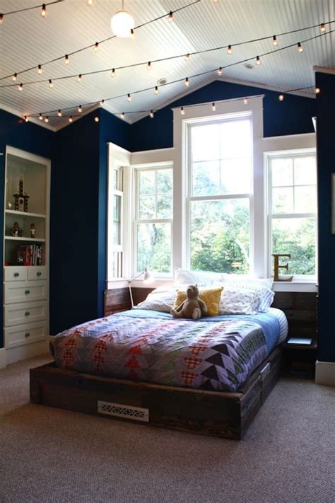 18 Ways To Utilize String Lights In Your Bedroom