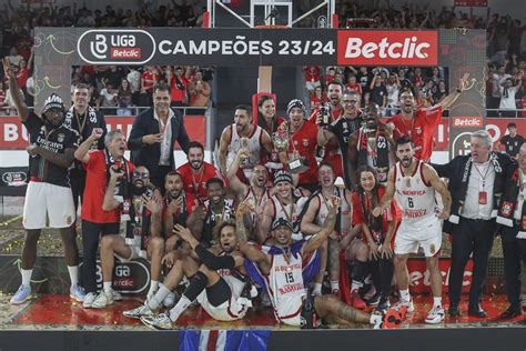 Benfica Faz Frente Ao Fc Porto E Sagra Se Tricampe O Nacional