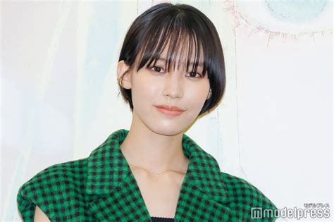 南沙良、美背中披露の振り向きショット公開「ドキッとした」「美しい」の声 - モデルプレス