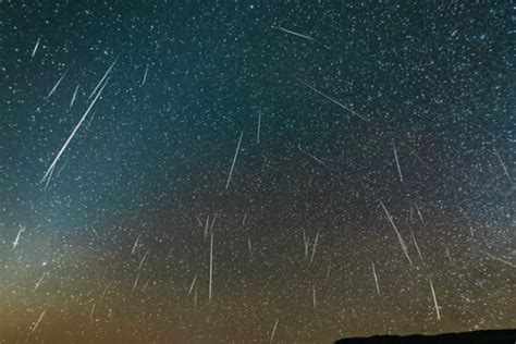 Dari Bulan Purnama Super Hingga Hujan Meteor Inilah Fenomena Langit Di