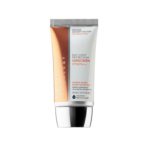 The 17 Best Sunscreens for Dark Skin Tones | Who What Wear