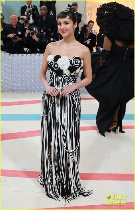 Olivia Rodrigo S Dress Is In Bloom At The Met Gala 2023 Photo 4927985