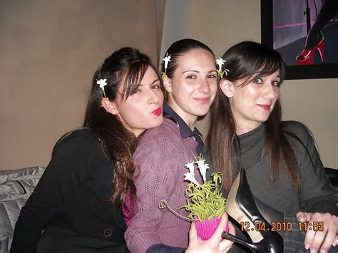 GRANDISSIME TROIE AMICHE Porn Pictures XXX Photos Sex Images