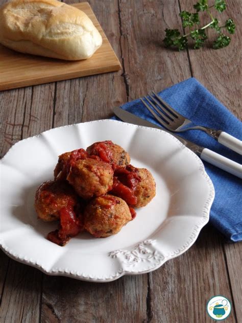 Polpette Di Branzino Al Forno Con Pomodoro Fresco Ricetta Facile