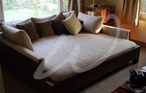 72 Stunning Huge Sofa That Looks Like A Bed With Many New Styles