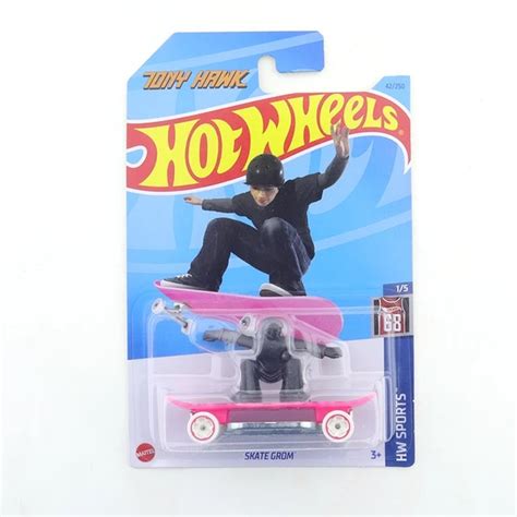Carro Carrinho Miniatura Skate Grom HW Sports 42 Hot Wheels Escala 1 64 Mega Saldão 2024