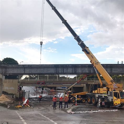 Bayswater Bridge In Perth Demolished After Dozens Of Trucks Crashed Into It 247 News Around