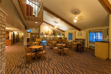 AmericInn by Wyndham Minocqua | Minocqua, WI Hotels