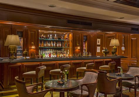 Buscas El Lugar Ideal Para Disfrutar Las Tardes The Ritz Carlton Bar