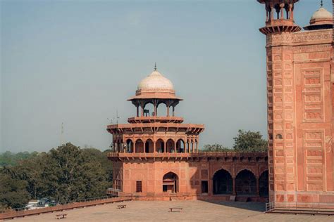 From Delhi Guided Day Trip To Taj Mahal And Agra Fort