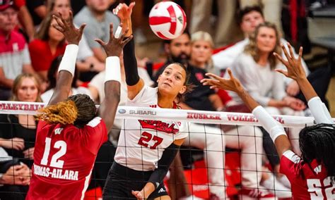 Nebraska Volleyball Sweeps The Iowa Hawkeyes In Big Ten Play