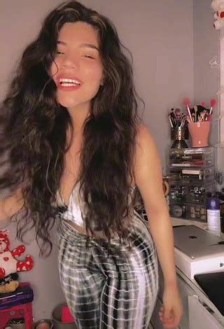 Hot Linda Horna Shows Big Butt Sexyfilter