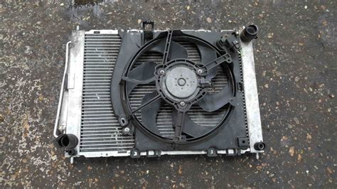 Renault Clio MK3 2005 2012 Radiator Rad Pack Cooling Fan 8200688375