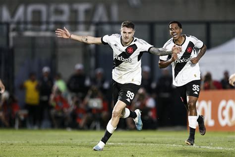 Classificação do Vasco antes e depois da estreia de Pablo Vegetti