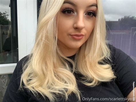 Scarlett Tiny Scarlettskyeof Nude OnlyFans Leaks The Fappening Photo 3829503 FappeningBook