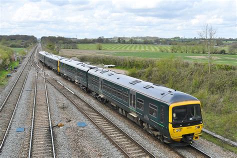 Gwr Class 165 Gwr Class 165 No 165136 And 165130 Pass Fai… Flickr