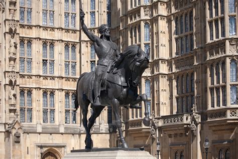 Richard I Statue (Westminster) : r/pics