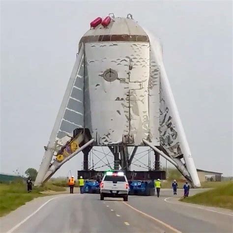 Elon Musk S Starhopper Prototype Completes Its First Test Hop Daily