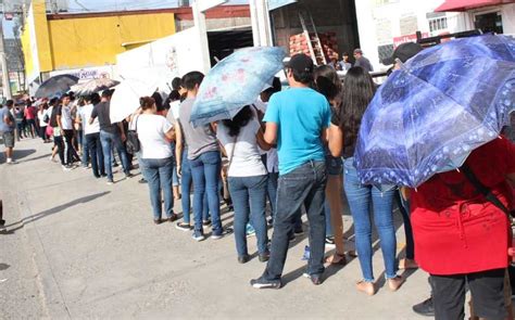 Largas Filas Forman En Bancos De La Zona Conurbada Por Cobro De Becas