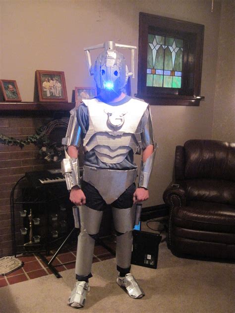 CYBERMAN Costume: 6 Steps