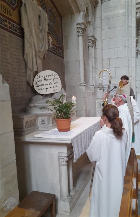 Messe De R Paration En L Glise De La Madeleine Nous Sommes Habit S