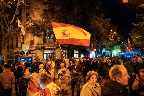 La Cuadrag Sima Tercera Noche De Protestas En Ferraz Re Ne A Personas