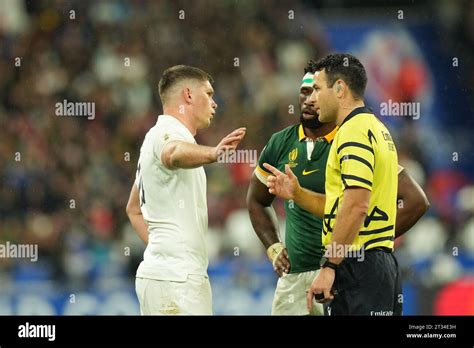 England S Owen Farrell Talks With Referee Ben O Keeffe During The 2023