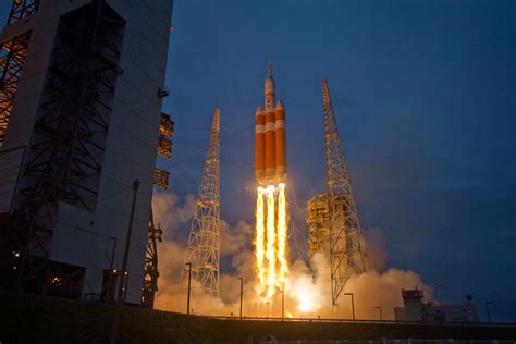 17 HQ Photos from NASA’s Orion Launch » TwistedSifter