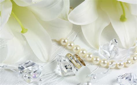 Pearls Wallpaper (59+ images)